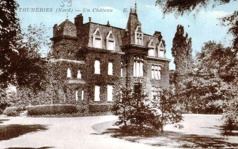 Carte postale ancienne : Thumeries (Nord), un château, couvert de lierre